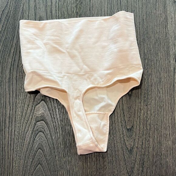 NWOT Skims Core Control Thong - Size L/XL - Picture 3 of 3